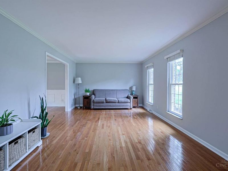 427 Flemridge Court, Wyoming, OH 45231 Photo 6