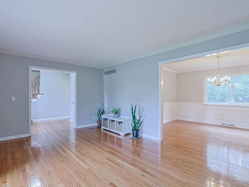 427 Flemridge Court, Wyoming, OH 45231 Photo 7