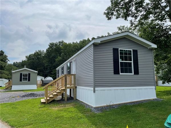 93 Northrup Circle , Farmington, NY 14425
