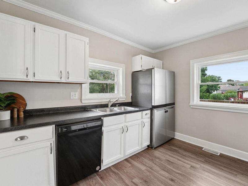 103 S Church Street, Thornville, OH 43076 Photo 9