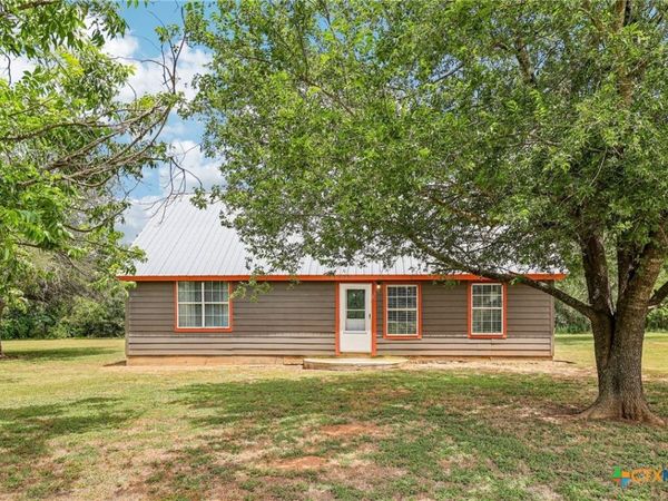 122 Dodd Preston, Elgin, TX 78621