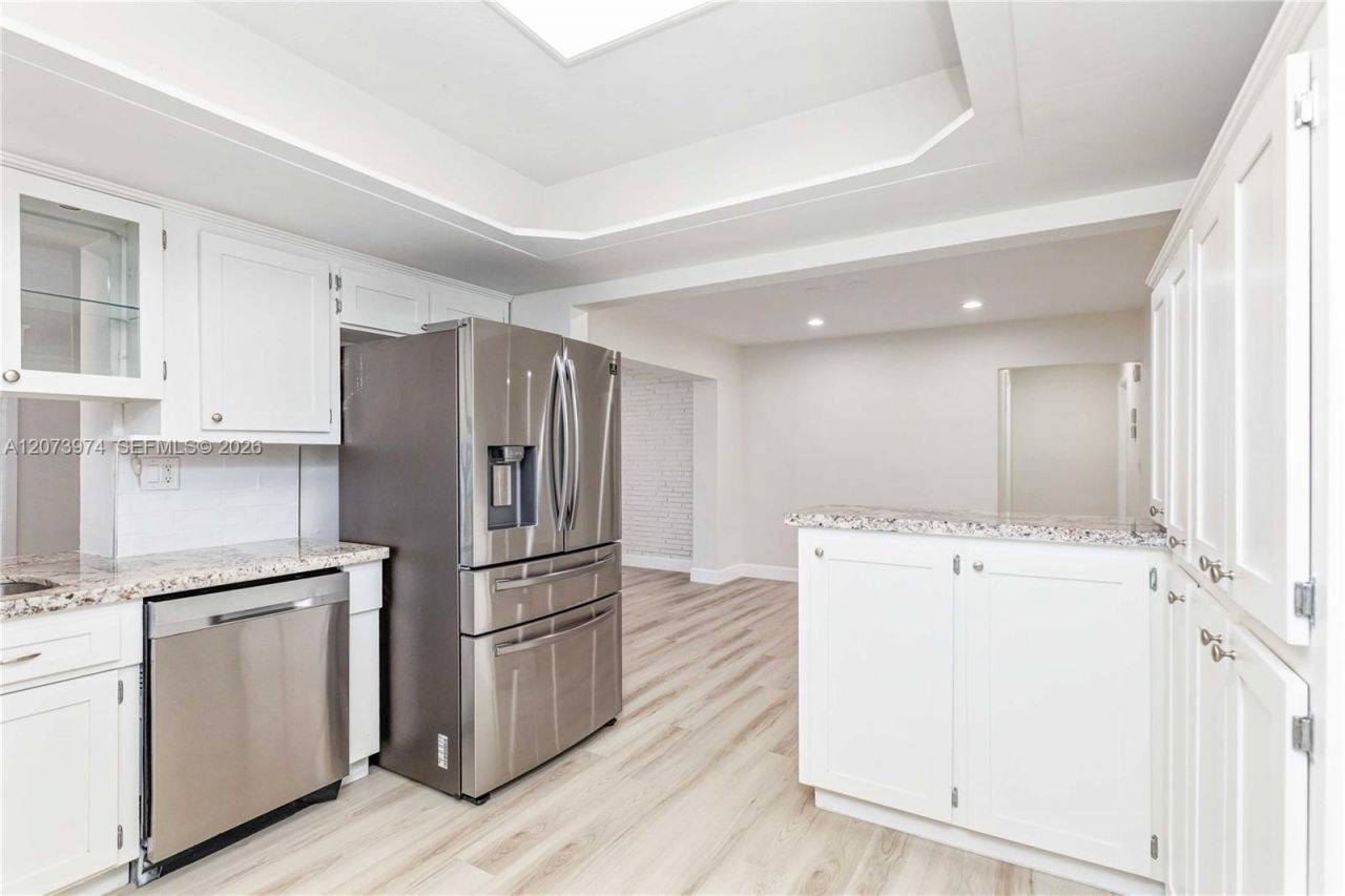 1900 NW 82nd Ter , Pembroke Pines, FL 33024 Photo