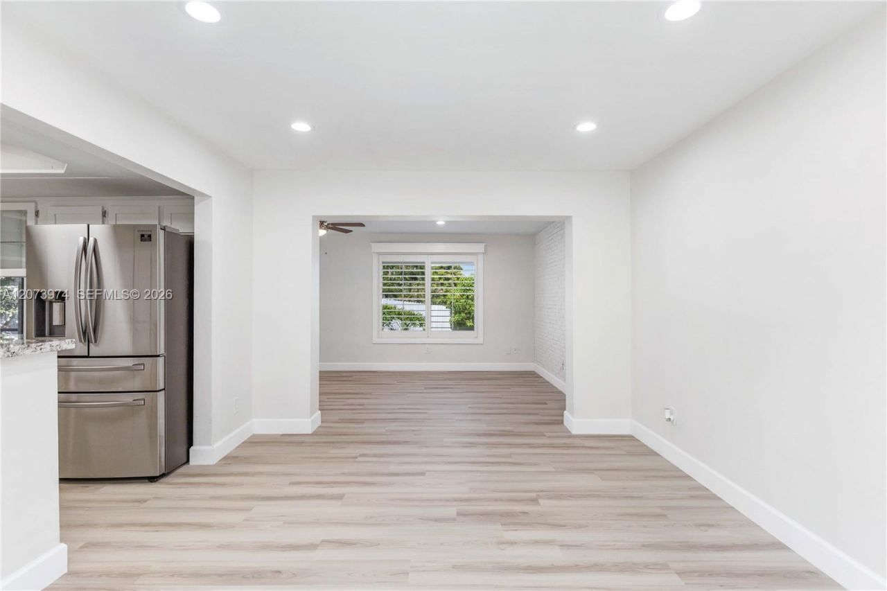 1900 NW 82nd Ter , Pembroke Pines, FL 33024 Photo