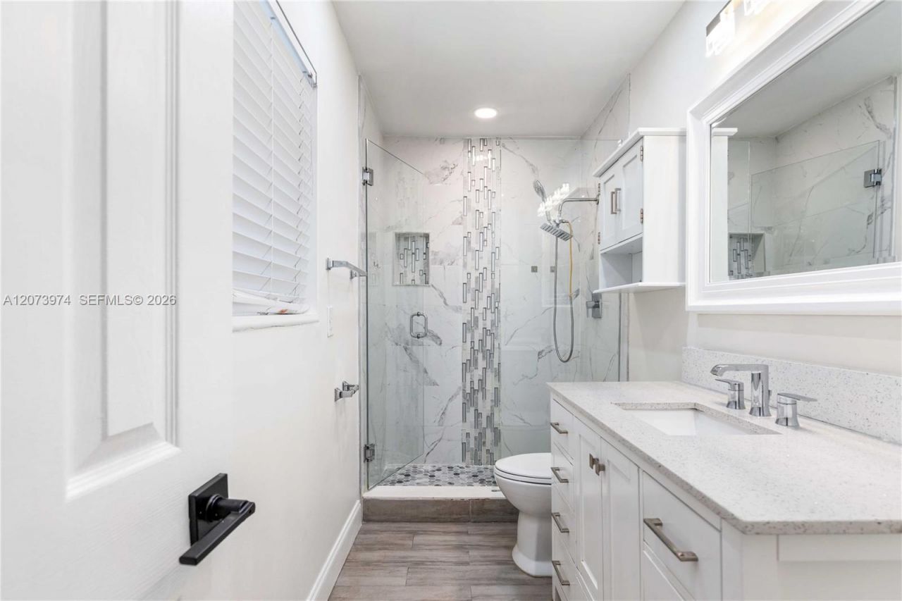 1900 NW 82nd Ter , Pembroke Pines, FL 33024 Photo