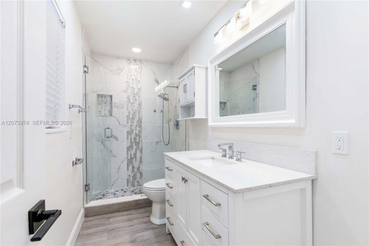 1900 NW 82nd Ter , Pembroke Pines, FL 33024 Photo
