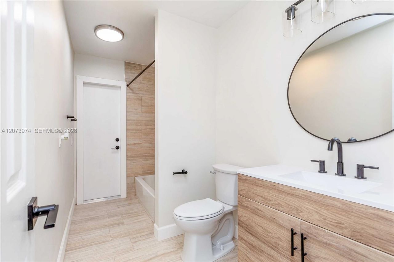 1900 NW 82nd Ter , Pembroke Pines, FL 33024 Photo