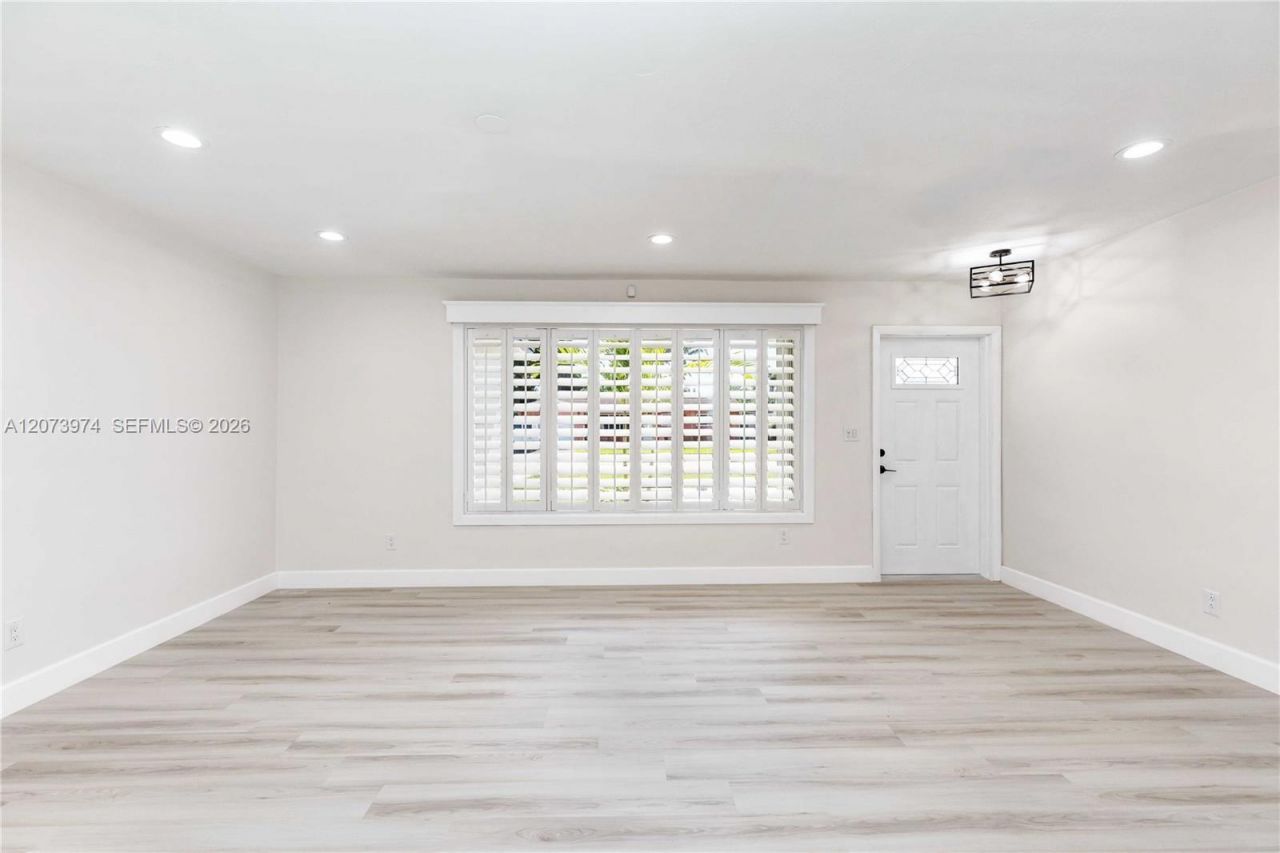 1900 NW 82nd Ter , Pembroke Pines, FL 33024 Photo