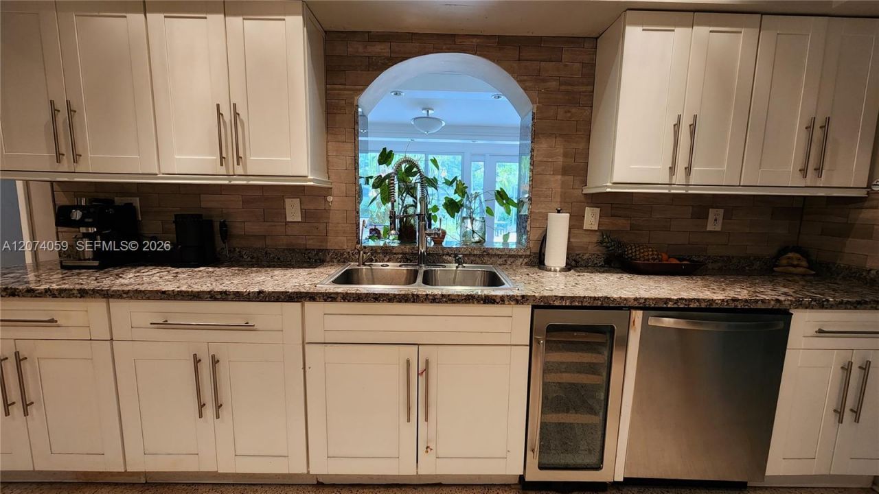 391 NE 131st St , North Miami, FL 33161 Photo