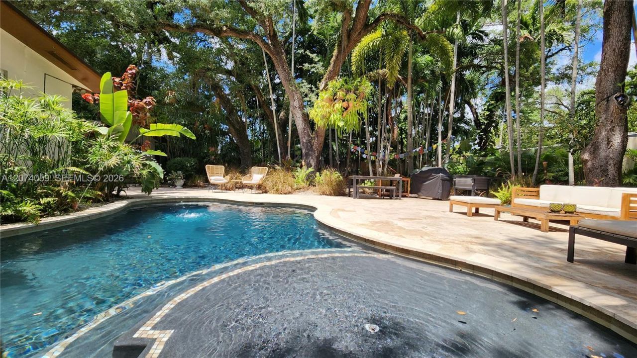 391 NE 131st St , North Miami, FL 33161 Photo