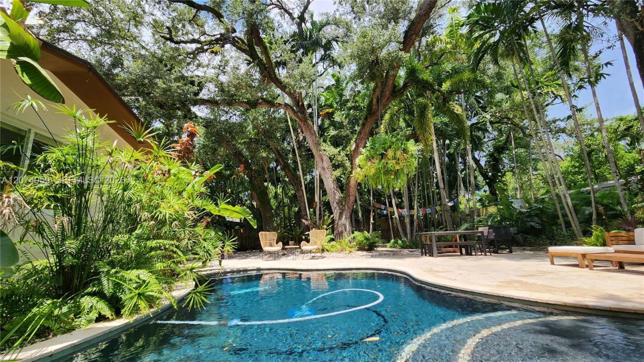 391 NE 131st St , North Miami, FL 33161 Photo
