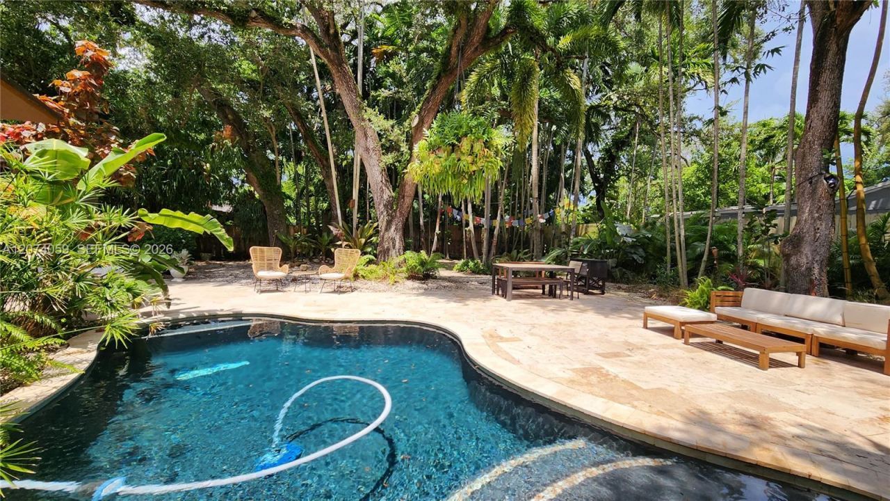 391 NE 131st St , North Miami, FL 33161 Photo