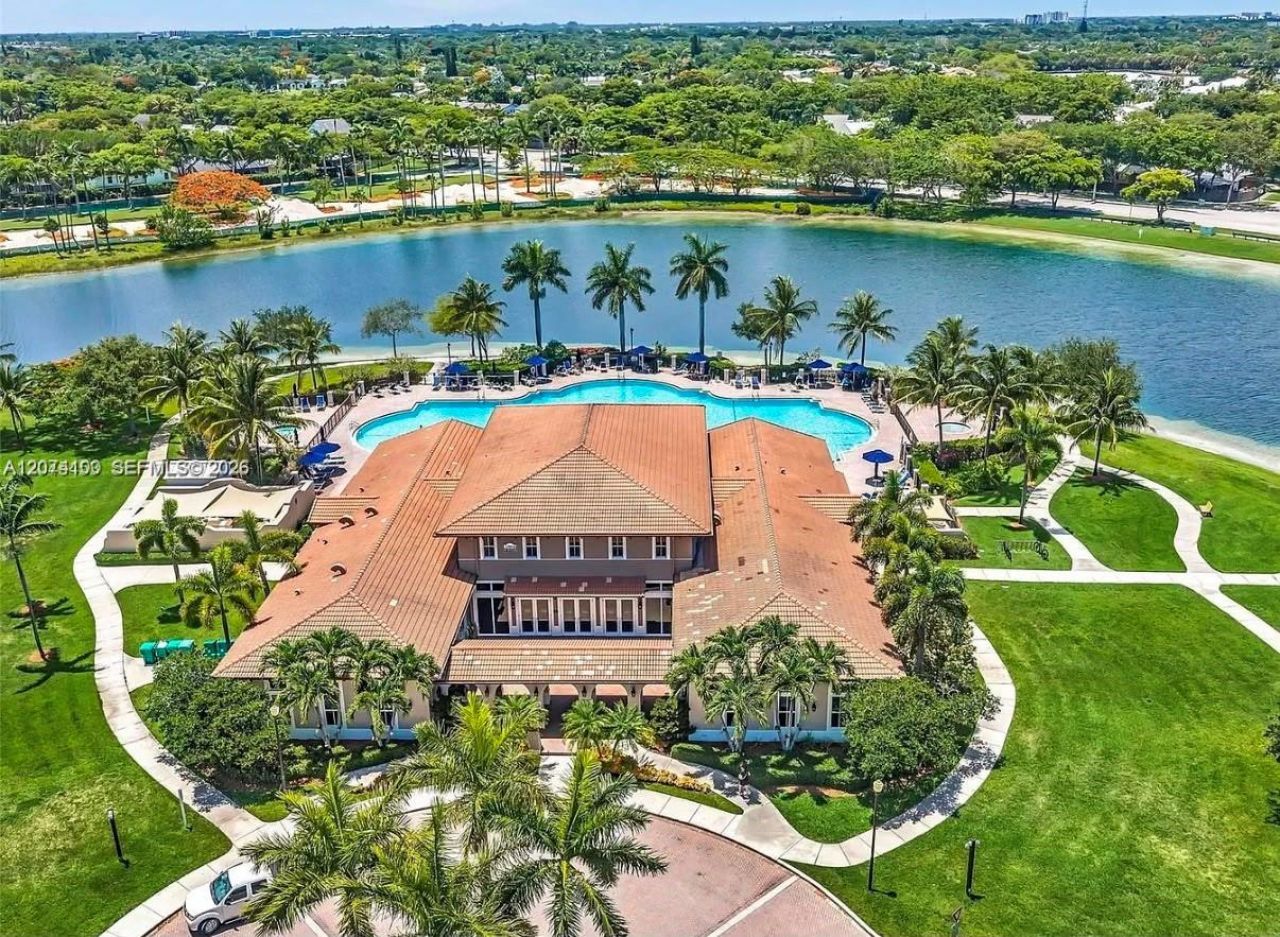 9259 SW 227th St, Unit 9-25, Cutler Bay, FL 33190 Photo