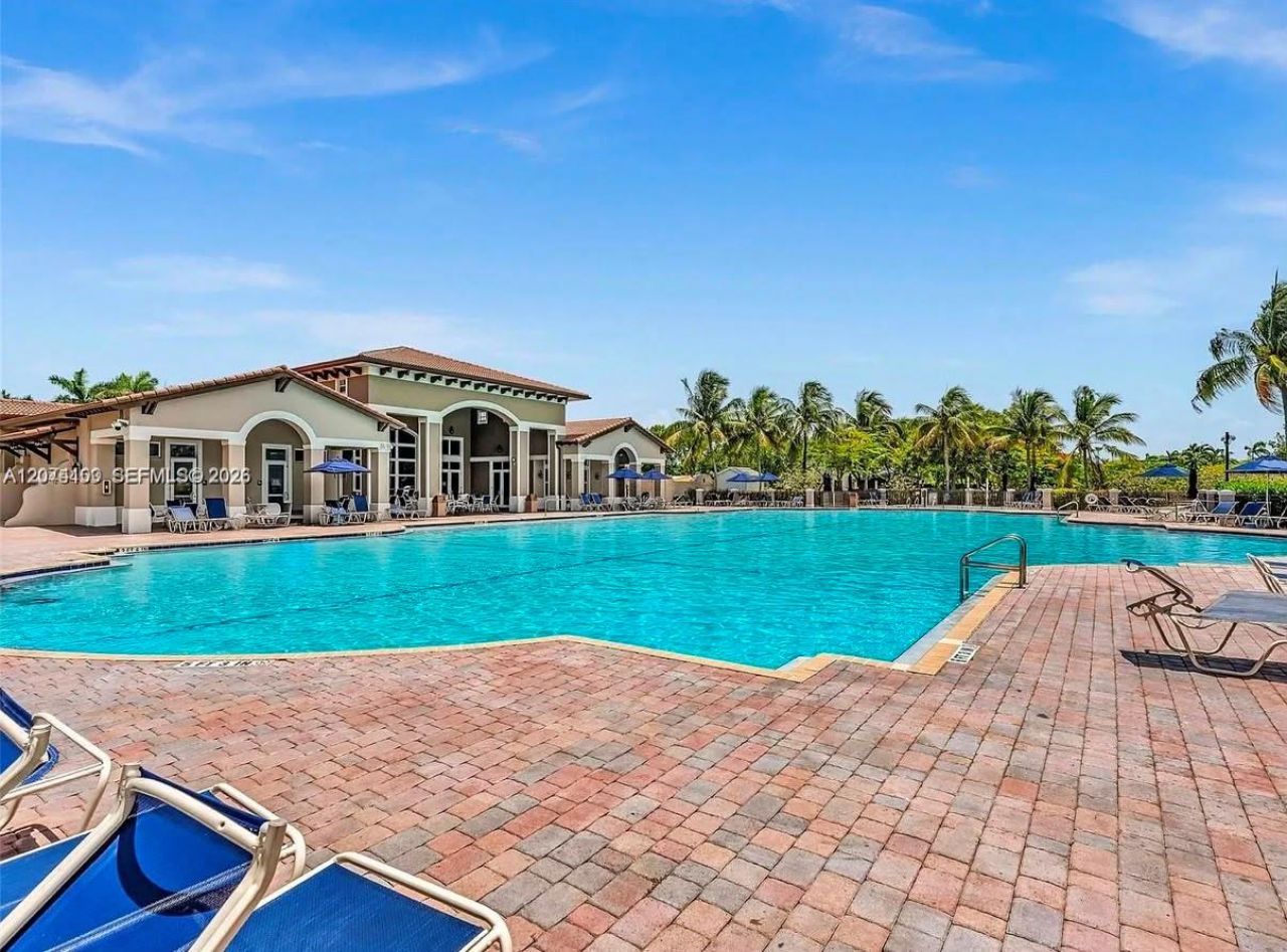 9259 SW 227th St, Unit 9-25, Cutler Bay, FL 33190 Photo