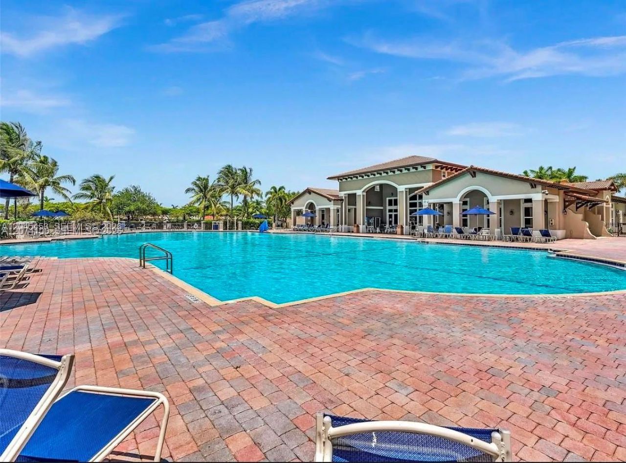 9259 SW 227th St, Unit 9-25, Cutler Bay, FL 33190 Photo