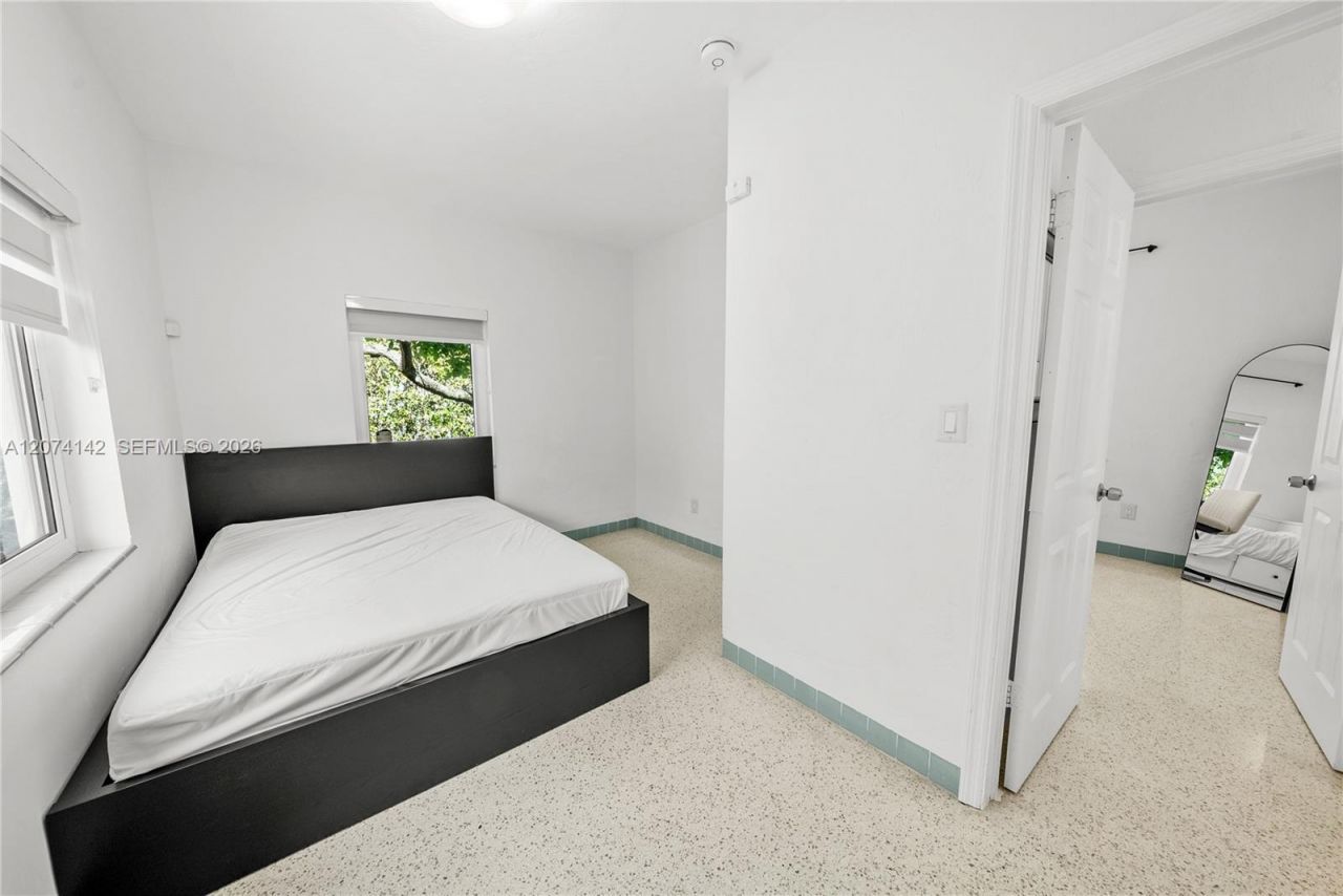 3130 SW 27th Ter , Miami, FL 33133 Photo
