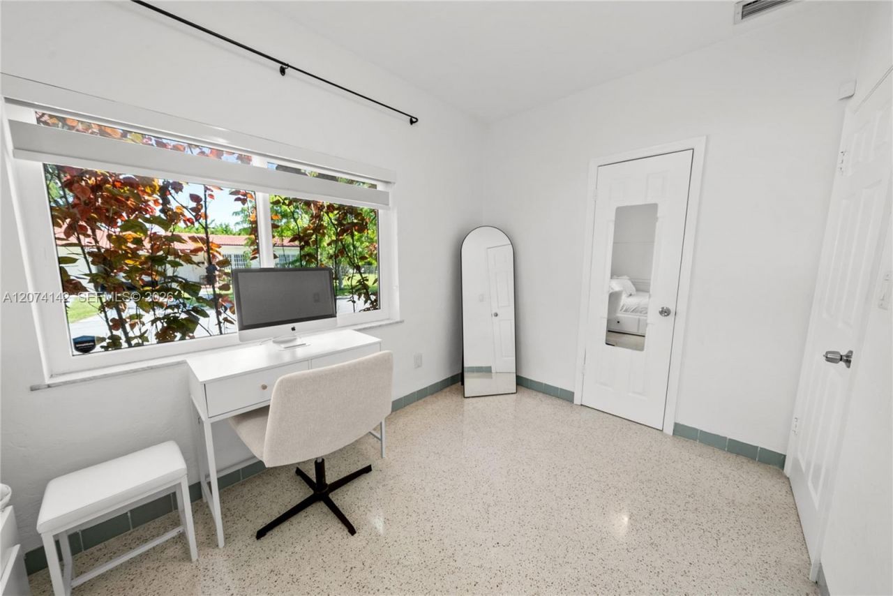 3130 SW 27th Ter , Miami, FL 33133 Photo