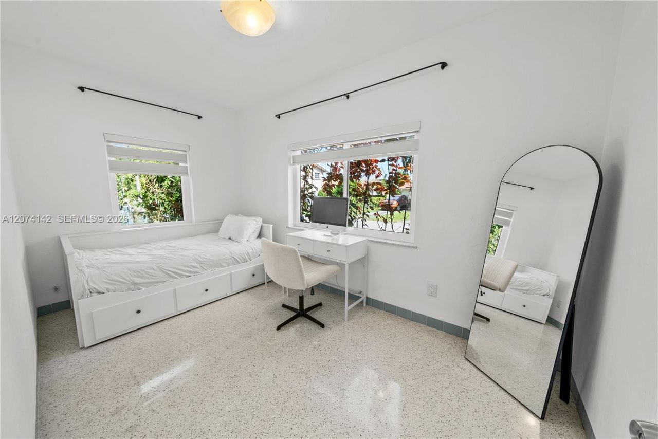 3130 SW 27th Ter , Miami, FL 33133 Photo