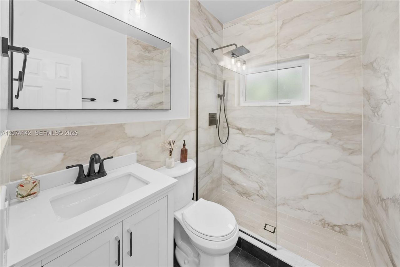 3130 SW 27th Ter , Miami, FL 33133 Photo