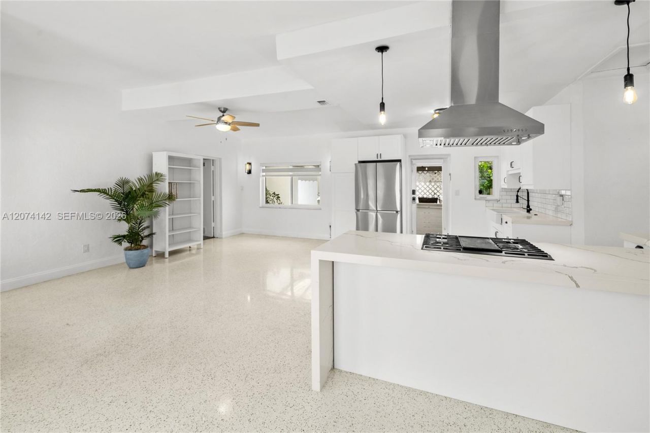 3130 SW 27th Ter , Miami, FL 33133 Photo