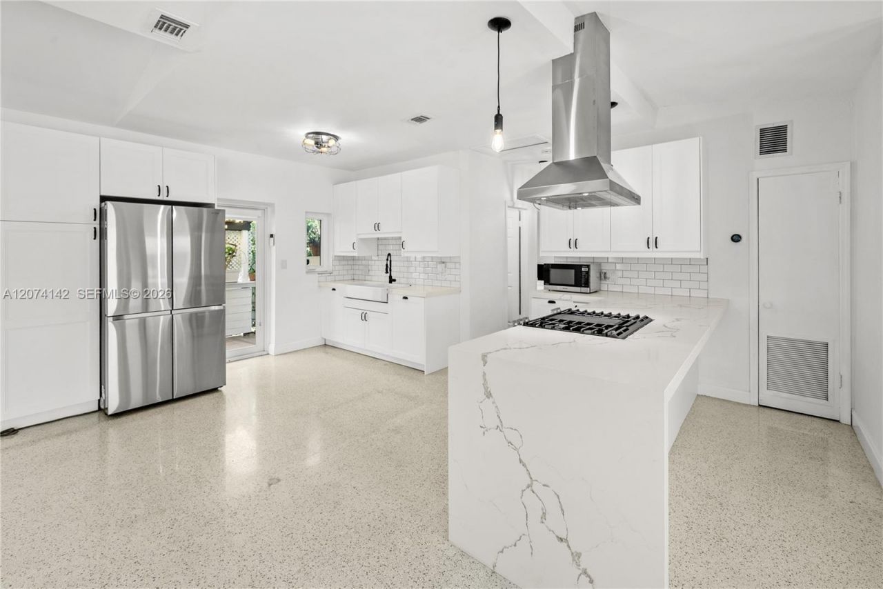 3130 SW 27th Ter , Miami, FL 33133 Photo