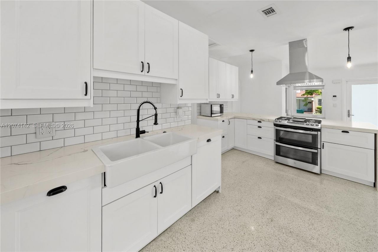 3130 SW 27th Ter , Miami, FL 33133 Photo