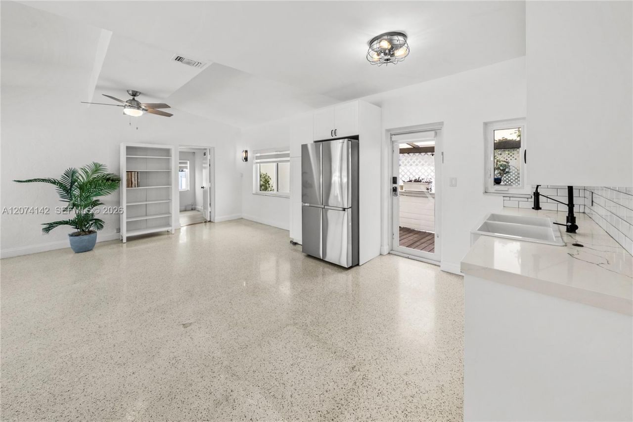 3130 SW 27th Ter , Miami, FL 33133 Photo