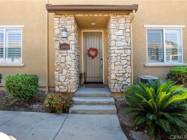 28453 Casselman Lane, Saugus, CA 91350