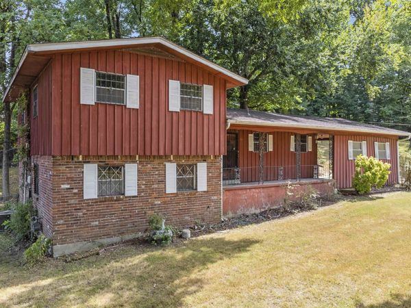 2563 CAPEWOOD DR, Memphis, TN 38127