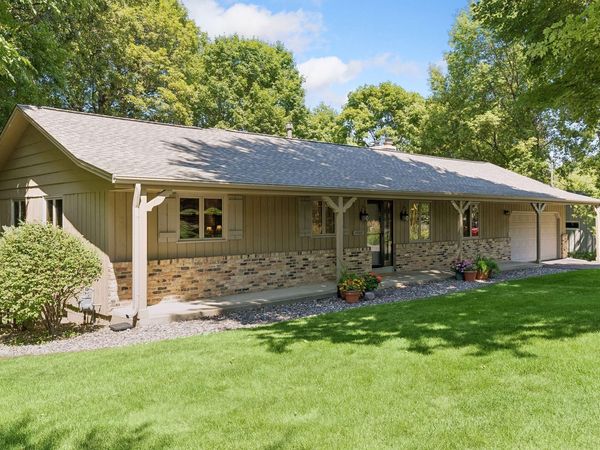 17380 Hampton Court, Minnetonka, MN 55345
