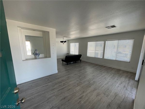 1521 Linnbaker Lane , Unit 203, Las Vegas, NV 89110