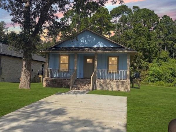 3057 N 15th Ave, Milton, FL 32571