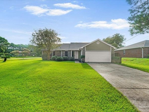 2531 Houston Cir, Gulf Breeze, FL 32563