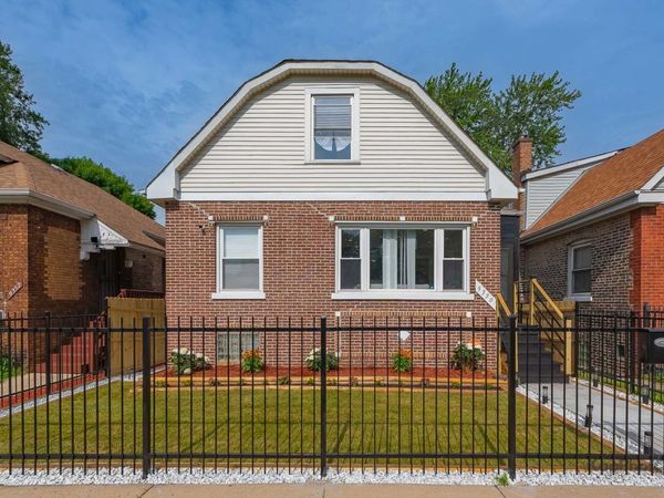 9350 S Manistee Avenue , Chicago, IL 60617