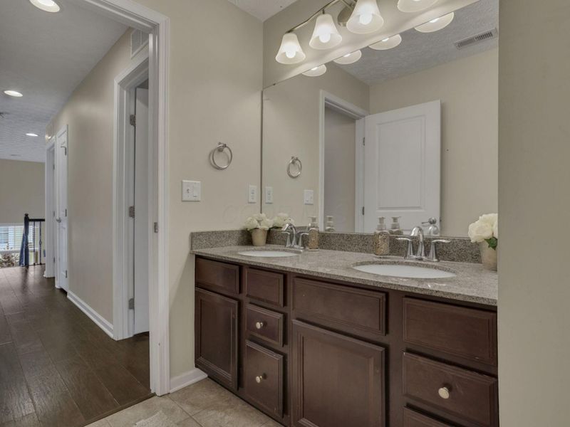 7844 Adare Court, Unit 5, Dublin, OH 43016 Photo 22