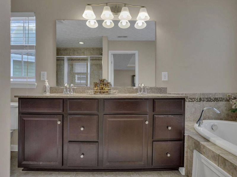 7844 Adare Court, Unit 5, Dublin, OH 43016 Photo 33