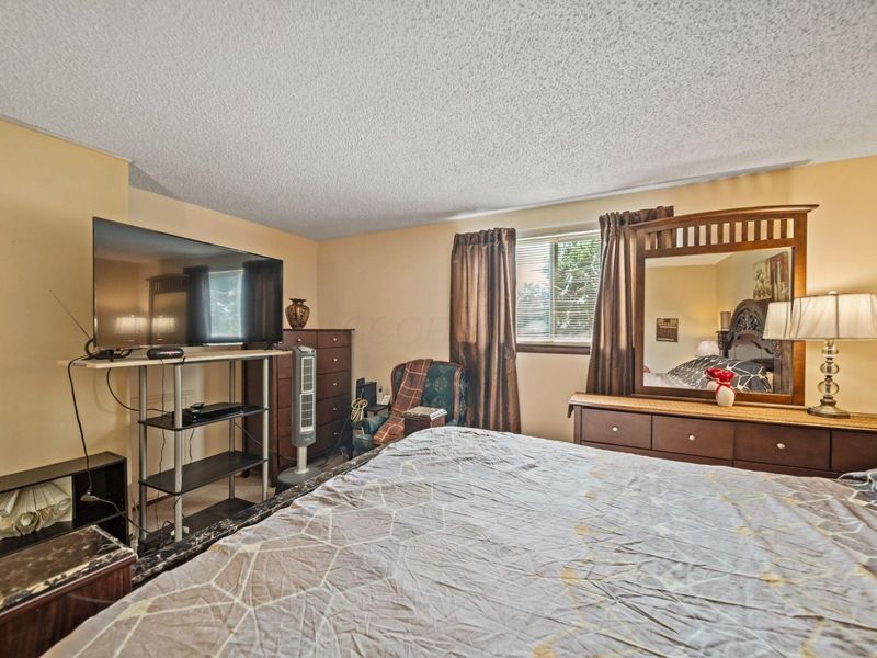 5329 Refugee Road, Columbus, OH 43232 Photo 35
