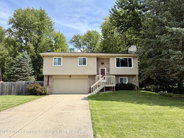 12688 Dundee Drive, Grand Ledge, MI 48837