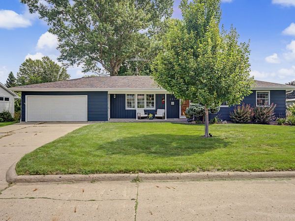 204 E 21st Street N, Newton, IA 50208