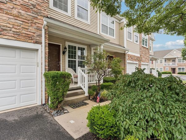 178 Southampton Drive , Massapequa, NY 11758