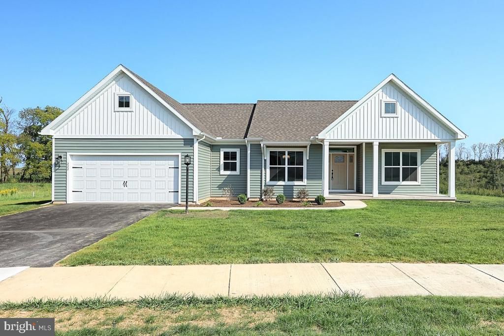 206 HEIRLOOM DRIVE, CENTRE HALL, PA 16828
