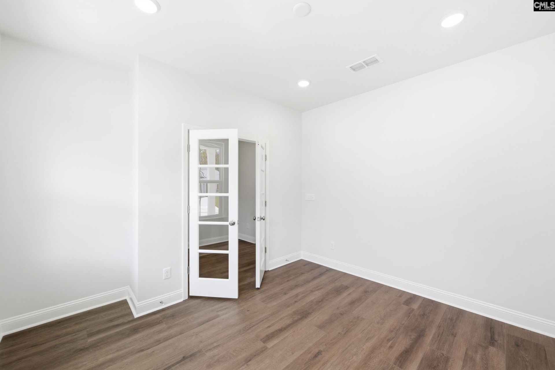 321 Mont Haven Place  Photo 8