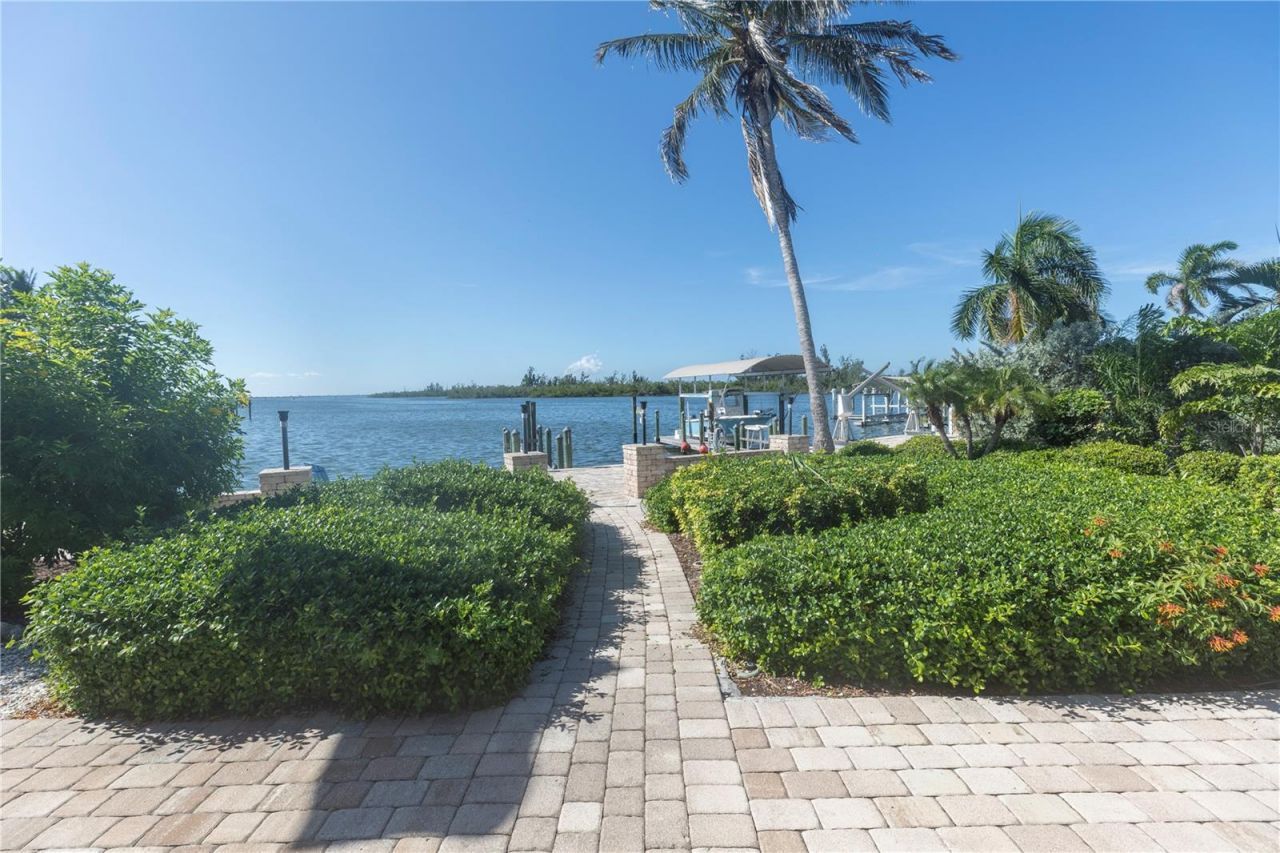100 Buccaneer Bend, Placida, FL 33946 Photo