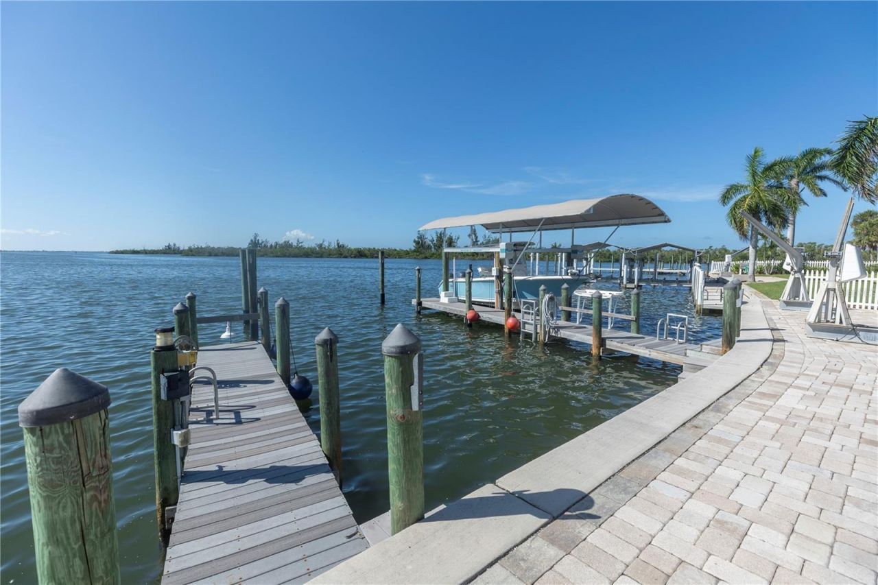 100 Buccaneer Bend, Placida, FL 33946 Photo
