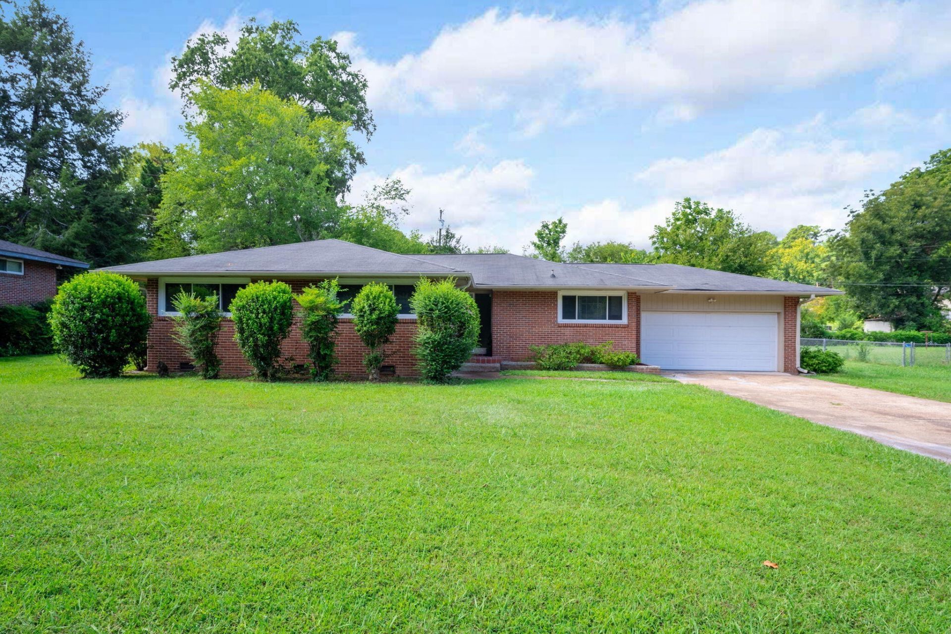 4728 Fairwood Lane, Chattanooga, TN 37416 Main Photo