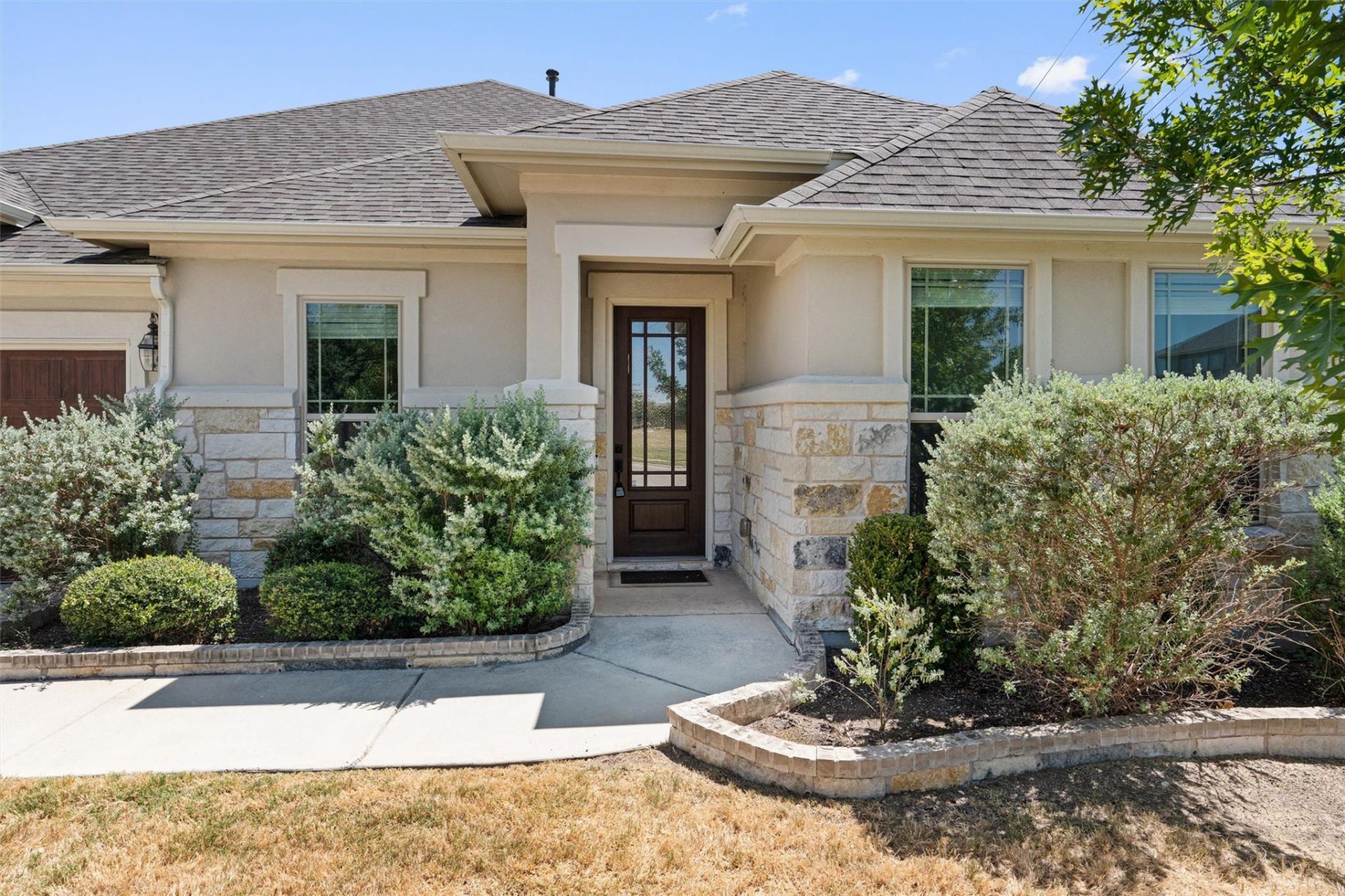 1205 Knowles Dr, Hutto, TX 78634 Main Photo