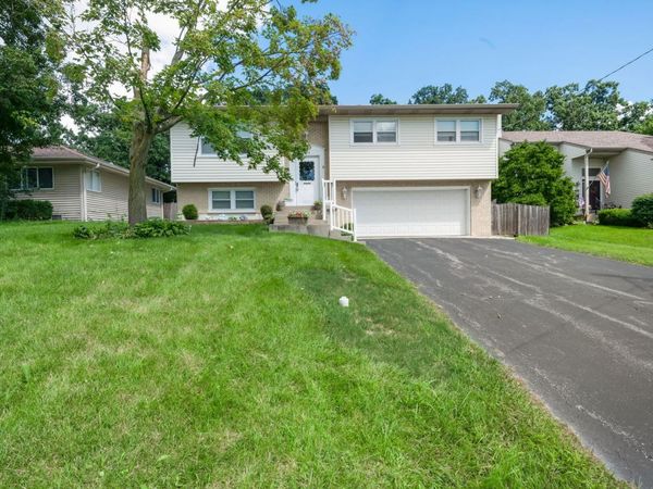 706 Greenbriar Lane , Lindenhurst, IL 60046