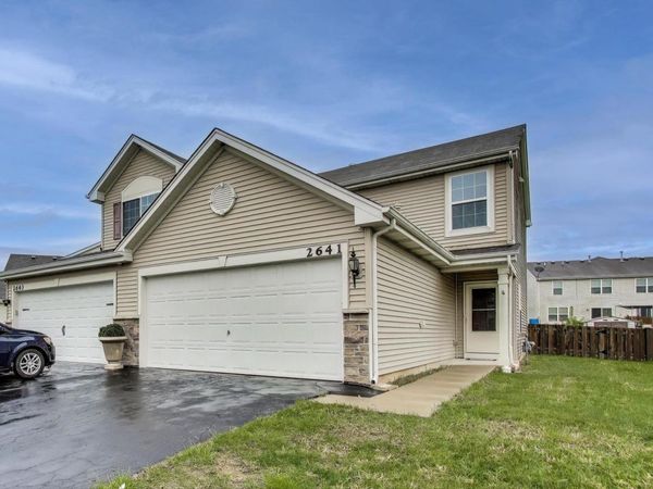 2641 Carlisle Lane , Hampshire, IL 60140