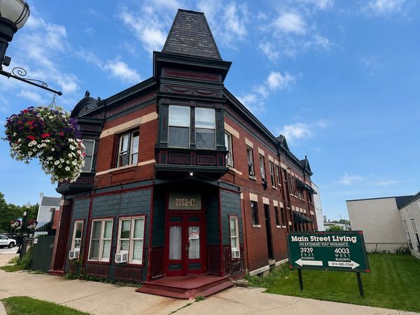 3937 & 3939 Main Street, McHenry, IL 60050