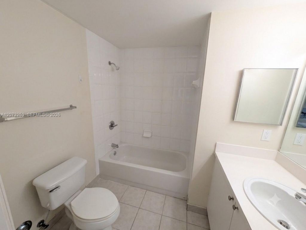 8060 N Nob Hill Rd , Unit 101, Tamarac, FL 33321 Photo