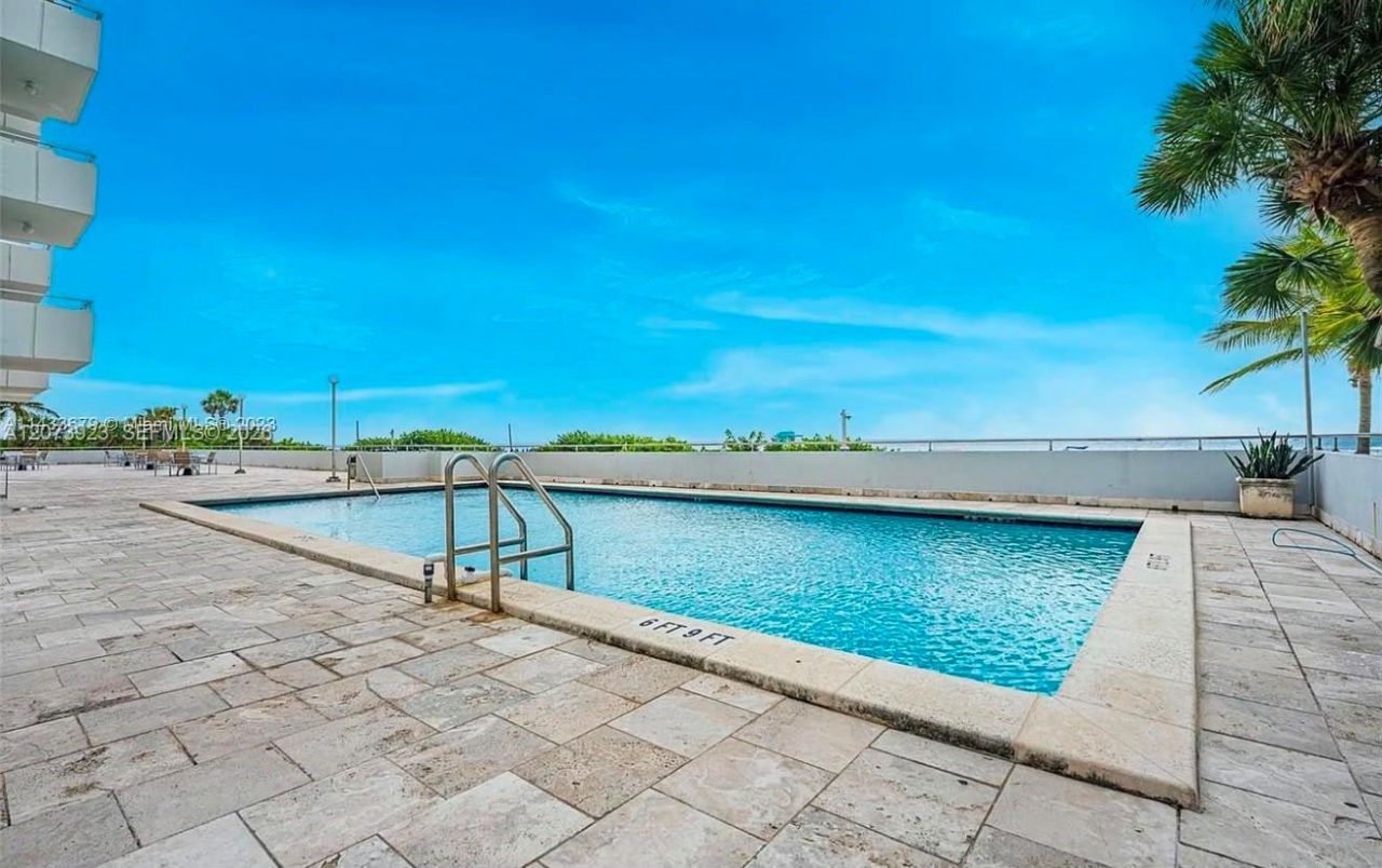 465 Ocean Dr , Unit 219, Miami Beach, FL 33139 Photo
